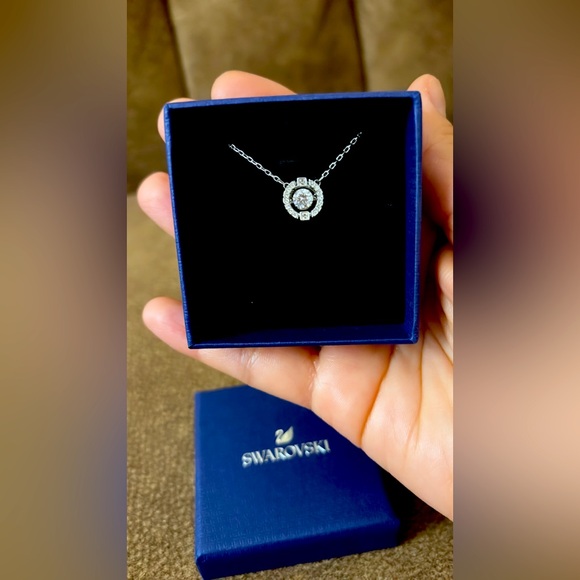 Swarovski Crystal Sparkling Dance necklace - Picture 1 of 10
